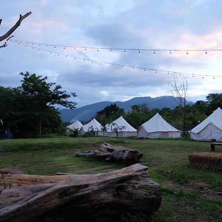 Camp Story Chiangmai Hotel Chiang Mai Exterior photo